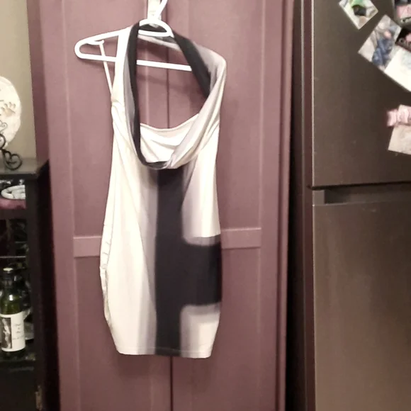 Dress - Picture 1 of 3